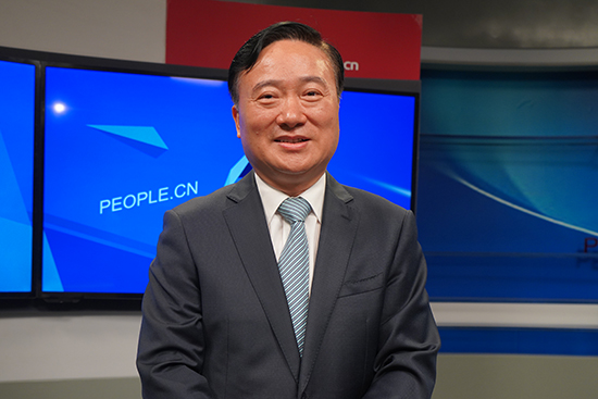 中國五礦集團(tuán)有限公司黨組書記、董事長翁祖亮做客人民網(wǎng)。實(shí)習(xí)生趙晉杰攝