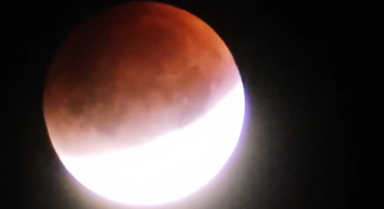 30秒看月全食全過(guò)程